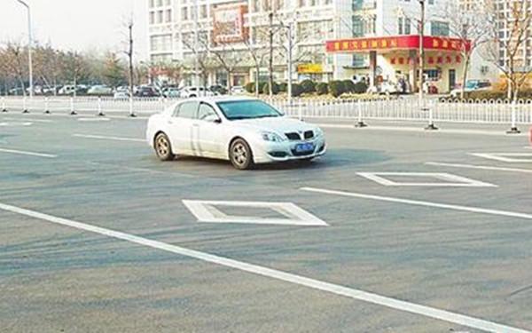 黄白线_白线黄线蓝线分别代表什么线_白线黄线代表什么意思