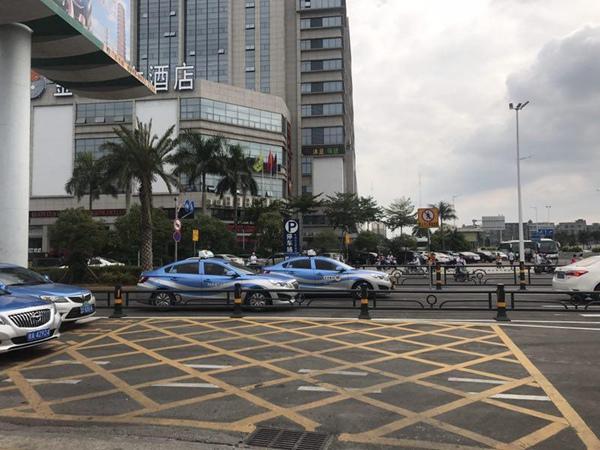 白线黄线蓝线分别代表什么线_黄白线_白线黄线代表什么意思