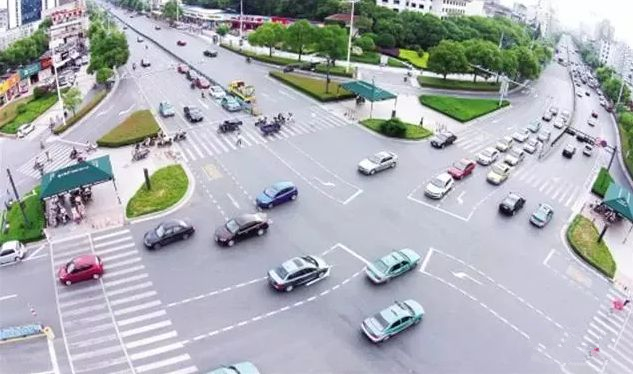 白线黄线代表什么意思_白线黄线蓝线分别代表什么线_黄白线