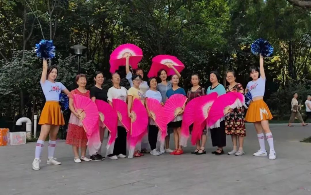 啦啦队_啦啦队的拼音_啦啦队舞蹈