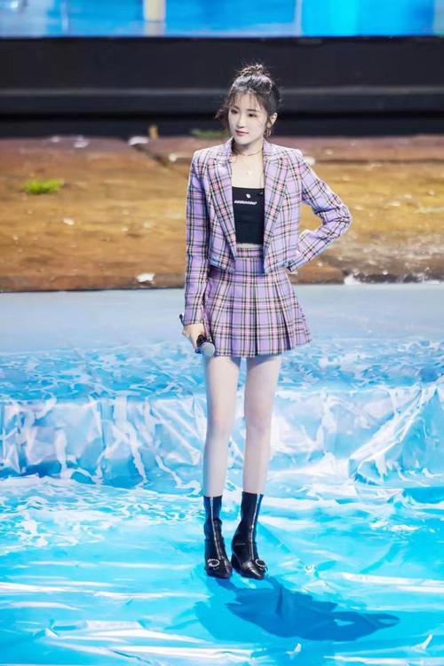 貌如花美歌似泉流_貌美如花下句是什么_貌美如花