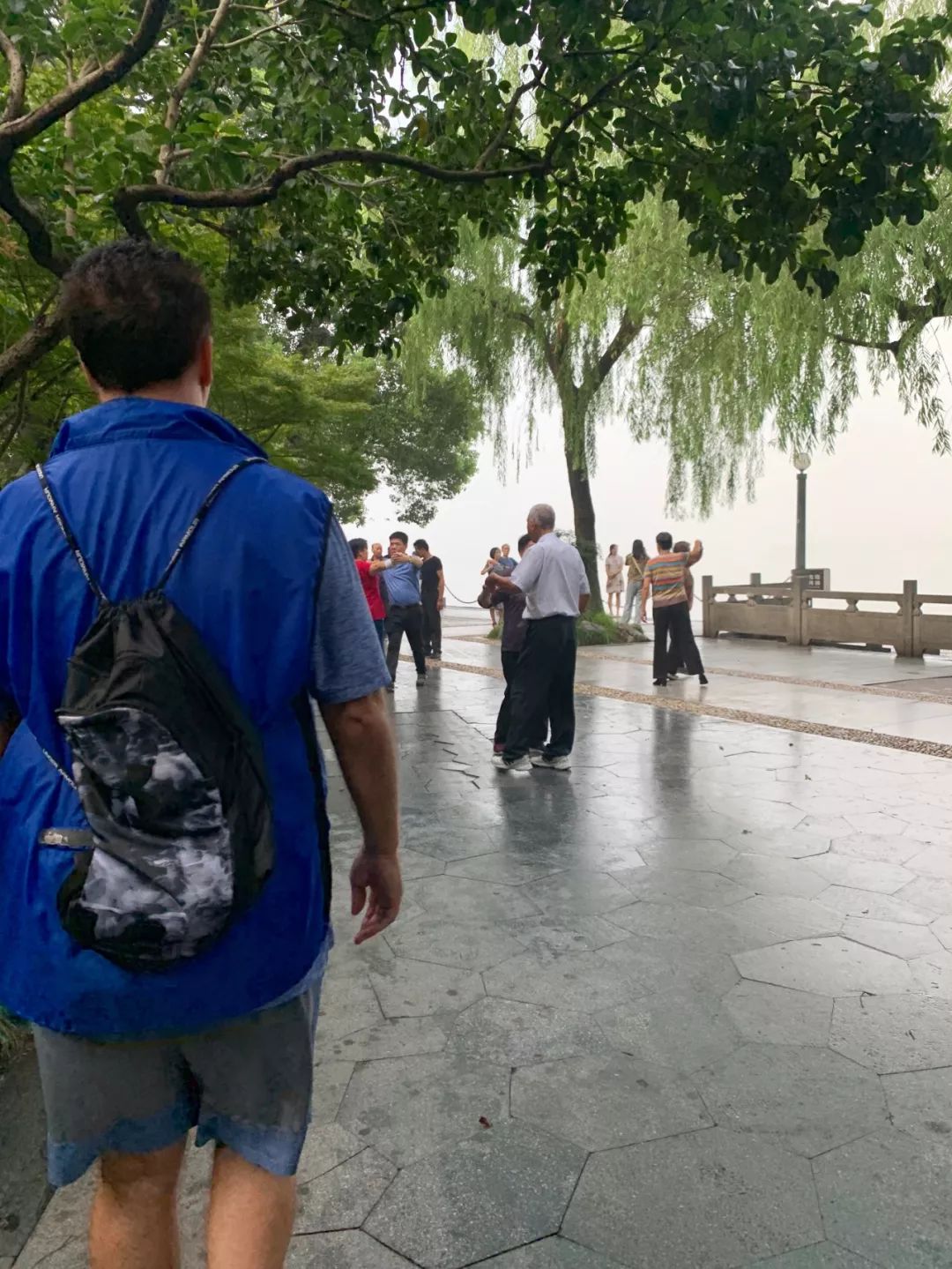 湖西子奶茶_湖西子妹制造人_西子湖