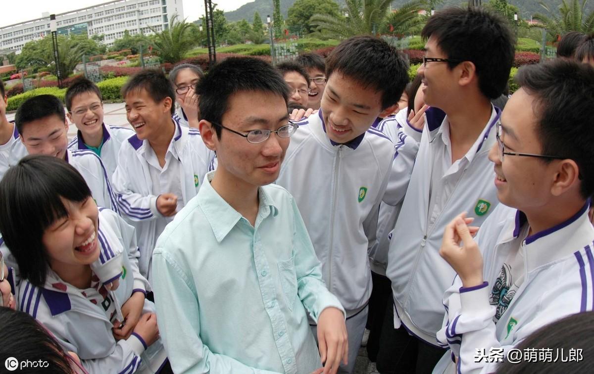 耸_耸的组词_耸怎么读