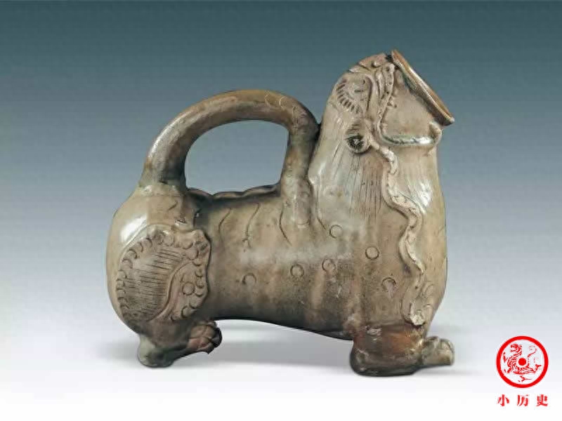 古代男子溺器照片：形状威武体现征服欲，皇宫曾专设官员管理
