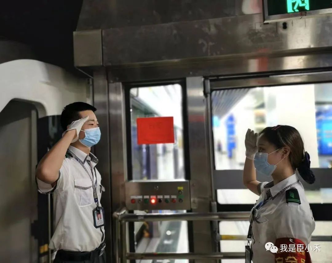 敬业乐群的读音_敬业乐群是哪个学校的校训_敬业乐群