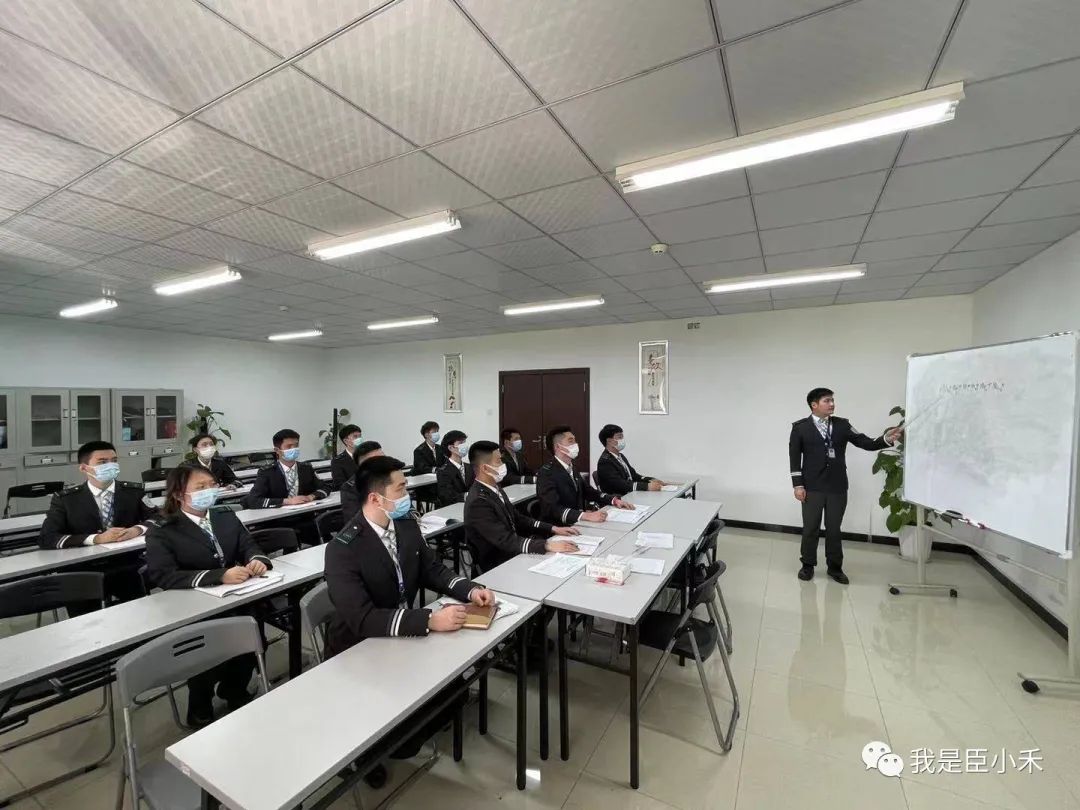 敬业乐群_敬业乐群是哪个学校的校训_敬业乐群的读音