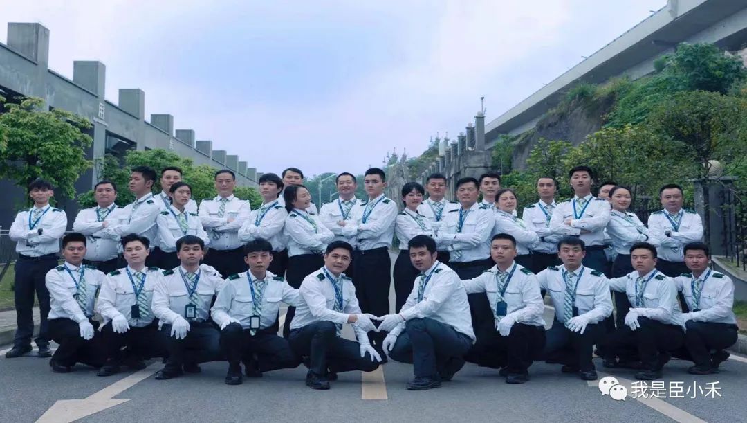 敬业乐群是哪个学校的校训_敬业乐群的读音_敬业乐群