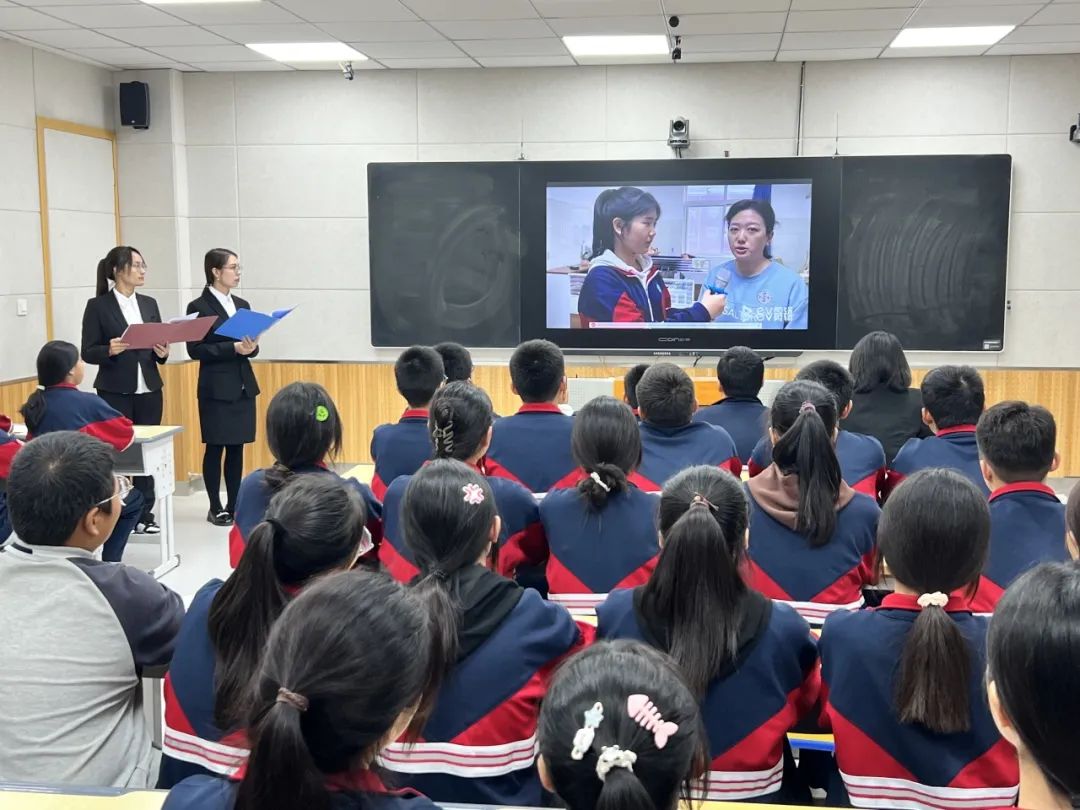 敬业乐群的读音_敬业乐群_敬业乐群是哪个学校的校训