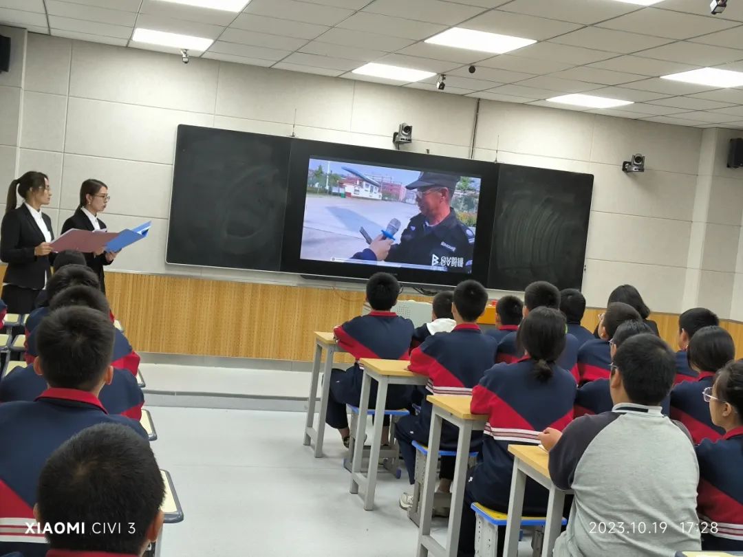 敬业乐群的读音_敬业乐群_敬业乐群是哪个学校的校训