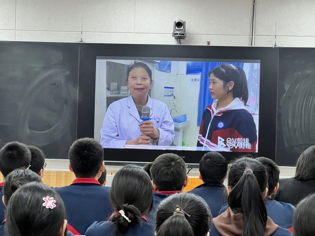 敬业乐群是哪个学校的校训_敬业乐群_敬业乐群的读音