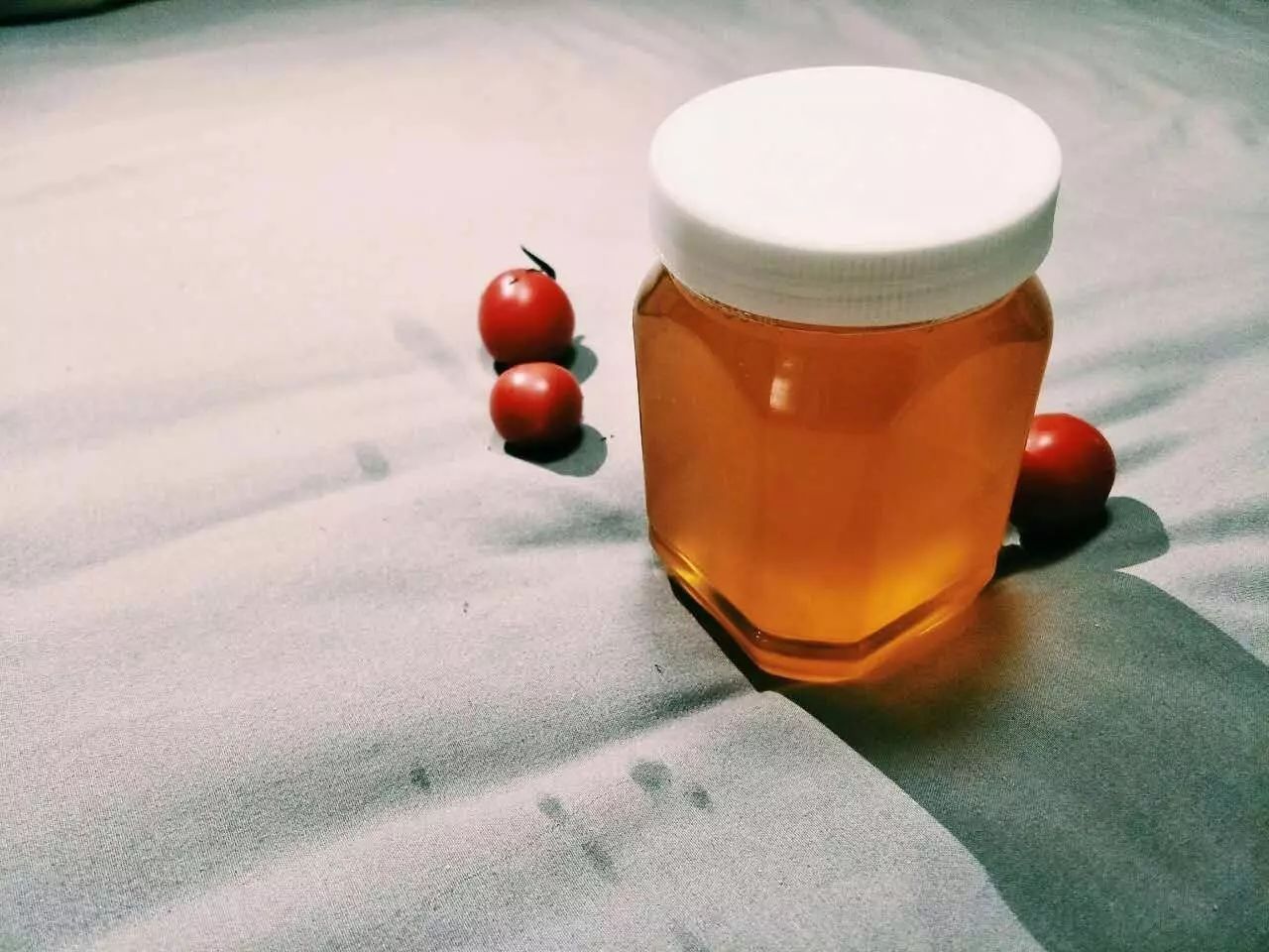 肤如凝脂_肤如凝脂啥意思_肤如凝脂的凝脂是什么