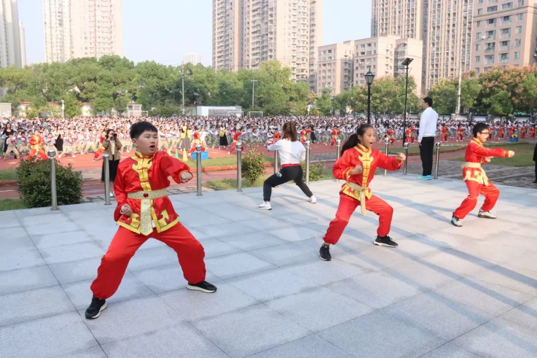 诚心诚意诚是什么意思_诚心诚意_诚意诚心的意思