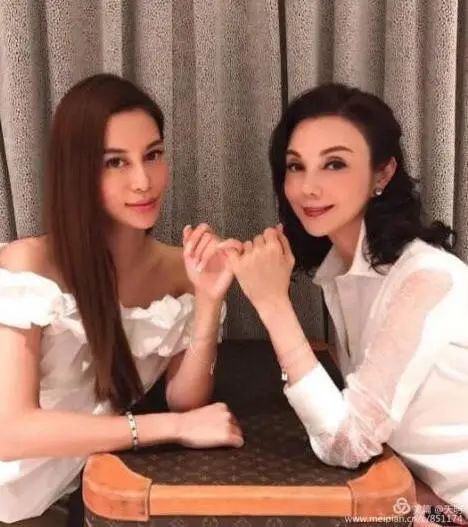 林爱儿_林爱儿结婚了吗_林爱儿与何超盈