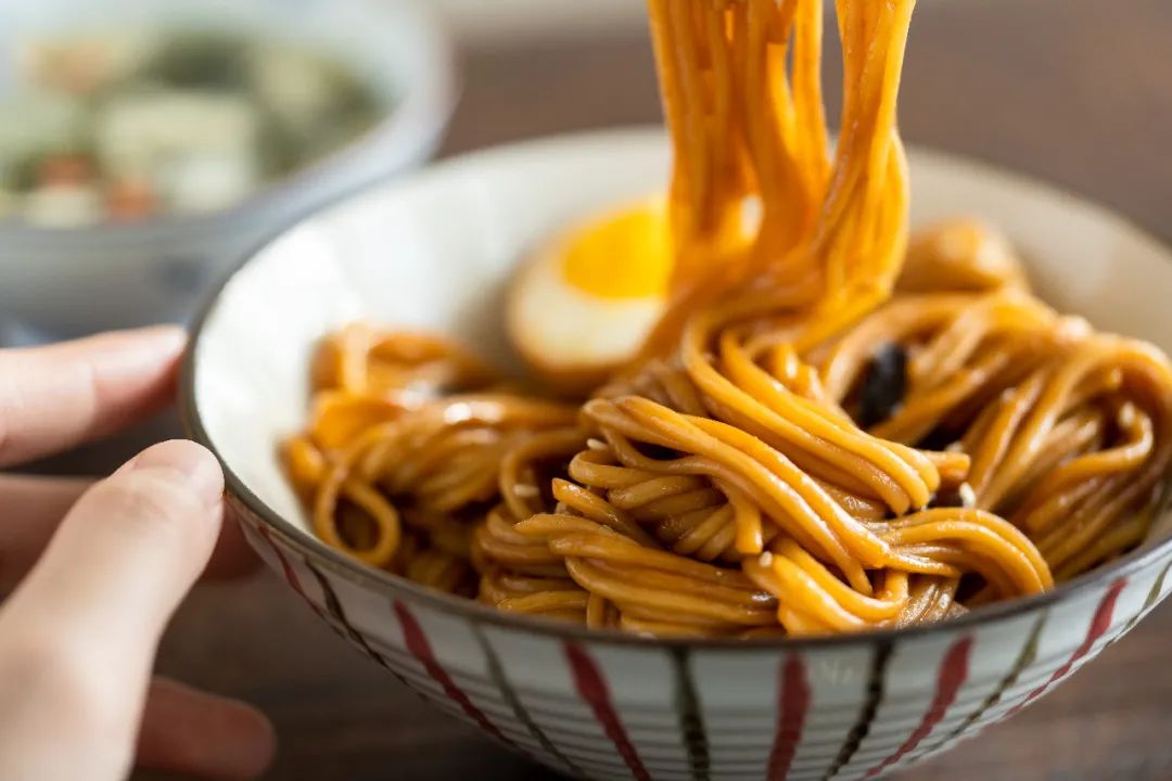 憋尿快憋哭了但是不让尿_憋精憋回去了会怎么样_憋