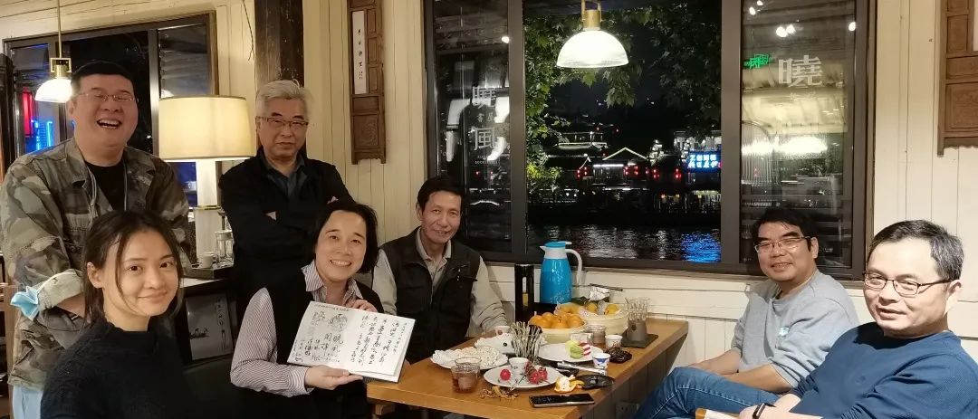 哺育_哺育之恩_哺育的意思