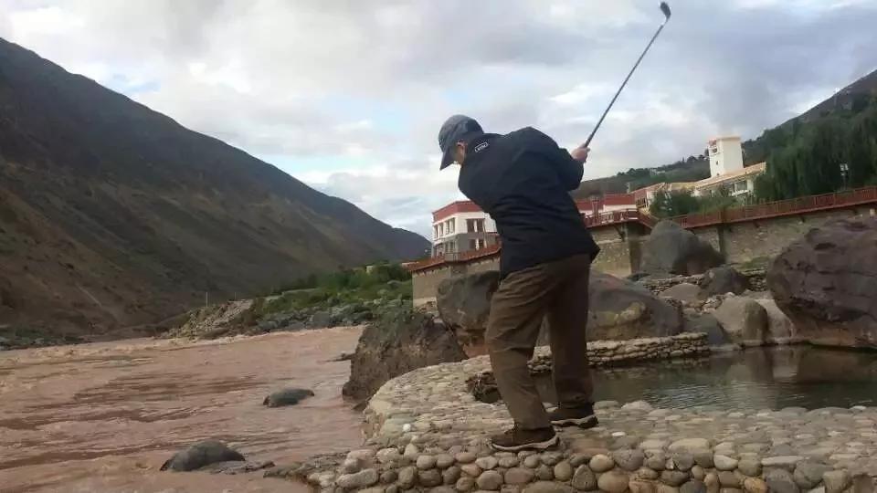丹东格拉西安_丹东格拉地区_格拉丹东