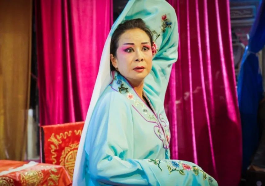 wildly_clapped怎么读英语_clapped