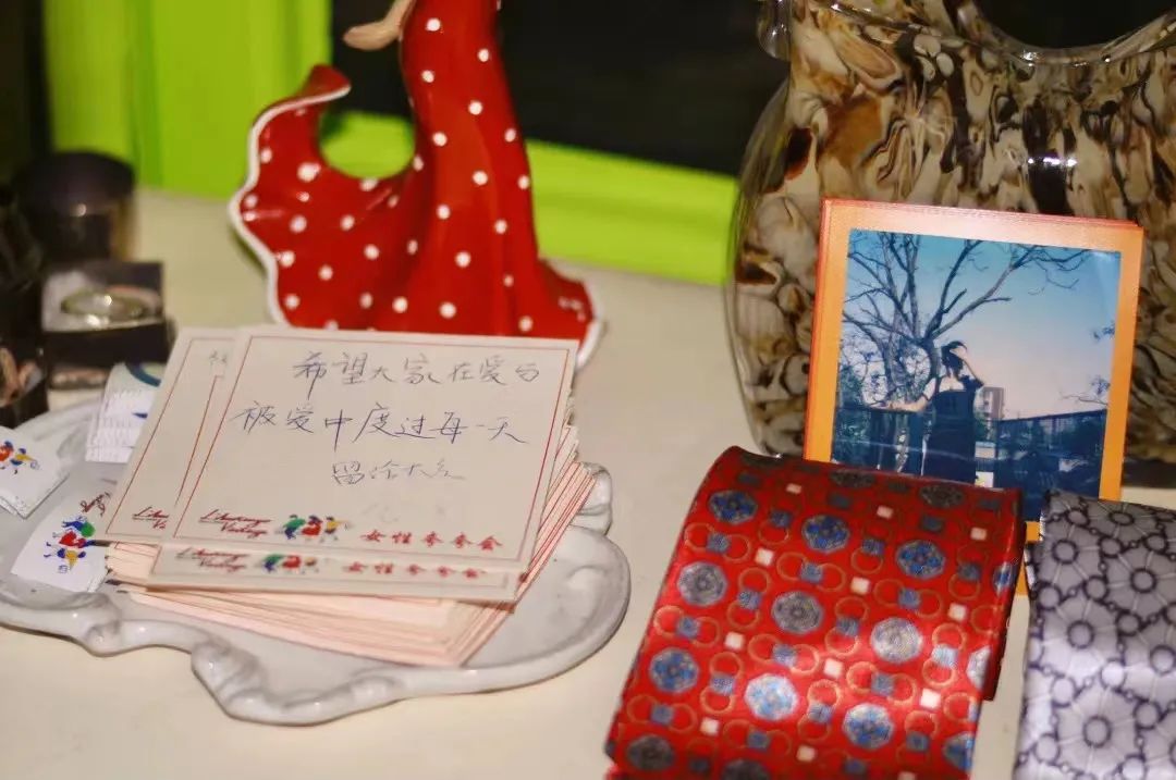 夸_夸赞的夸奖的反义词_夸领导怎么夸