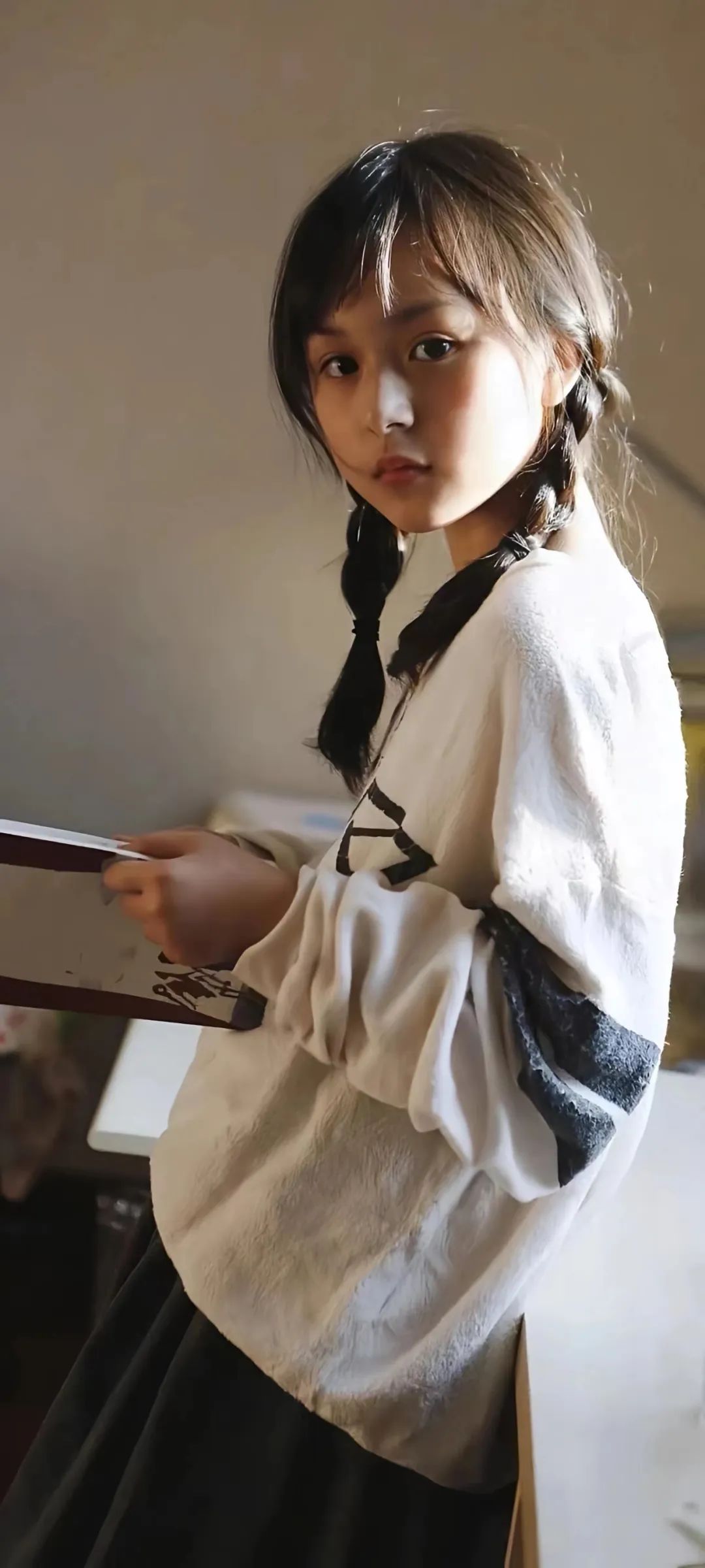 sneaking什么意思_sneaking翻译_sneaking