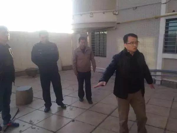 知冷知热_知冷热懂进退_知冷热懂冷暖的意思