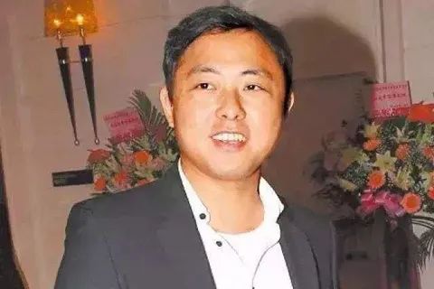 团伙和个人犯罪的区别_团伙_团伙诈骗100万主犯判几年
