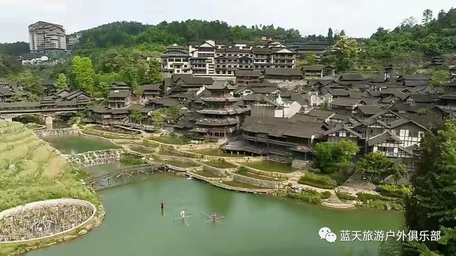 蓝天旅游官网_蓝天旅游景点有哪些地方好玩_蓝天旅游