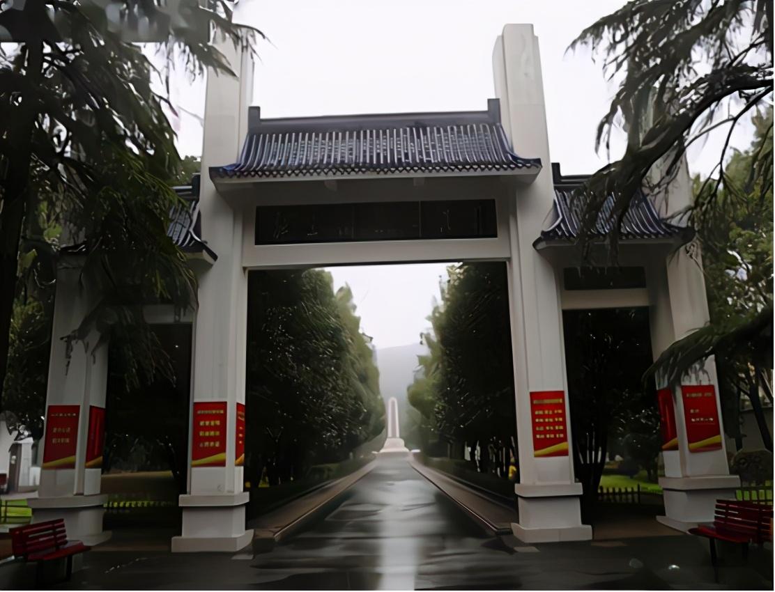 出师表原文全篇_出道七年当明星的小说_六出