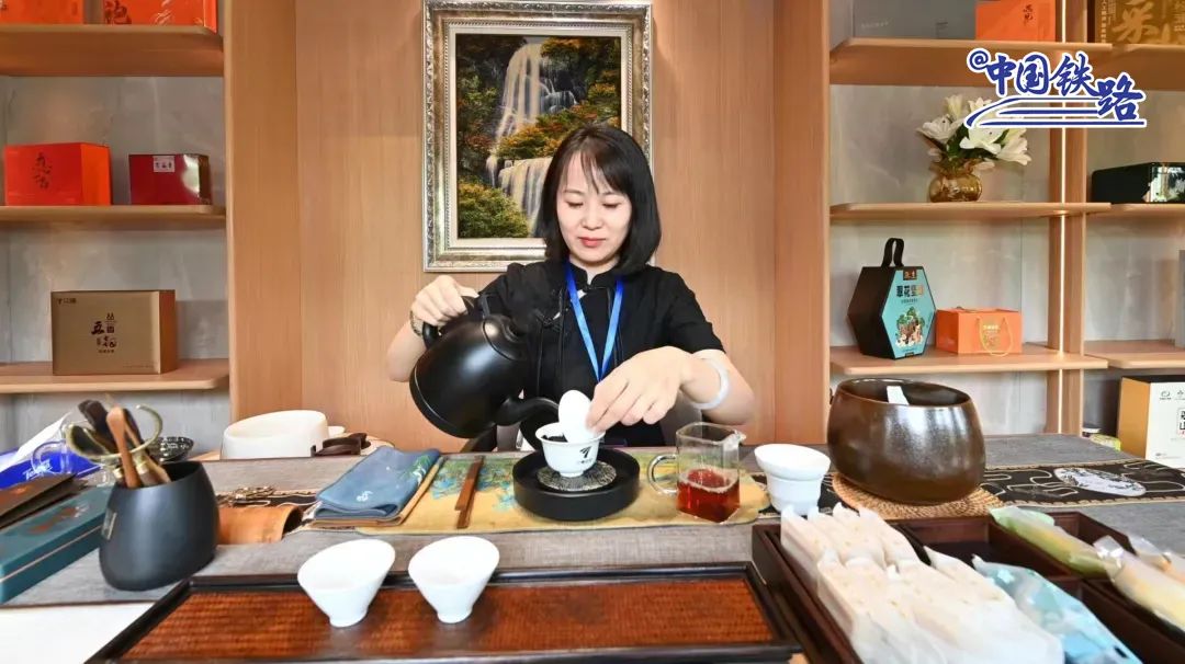 白内障_白_白居易