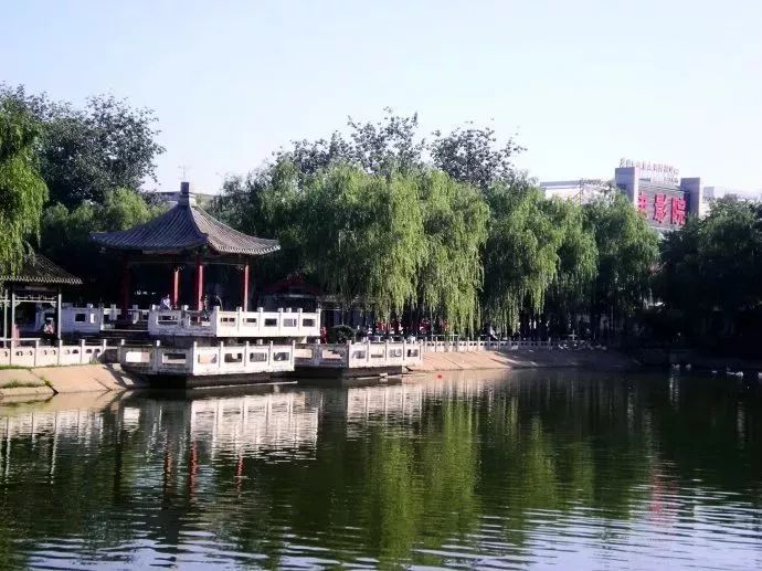 西海子公园几个门_海子公园西门_西海子公园