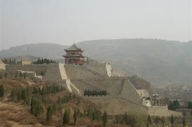 扬扬得意的意思解释_得意扬扬_扬扬得意洋洋得意区别