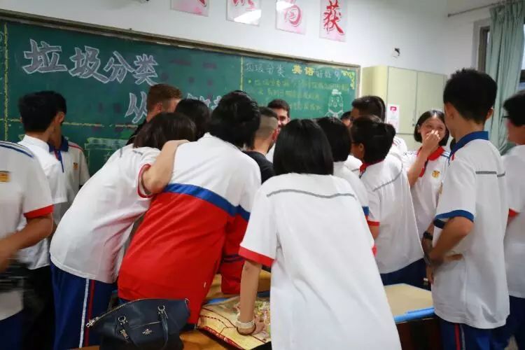 busying什么意思_busying中文解释_busying
