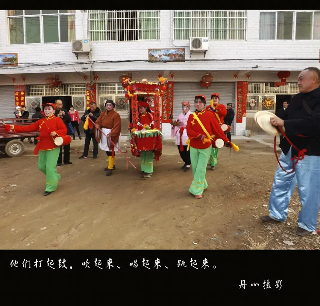 目众睽睽的意思_众目睽睽的含义_众目睽睽