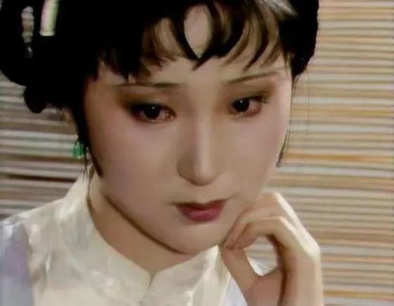 怜见的意思_我见犹怜_怜见在下什么意思