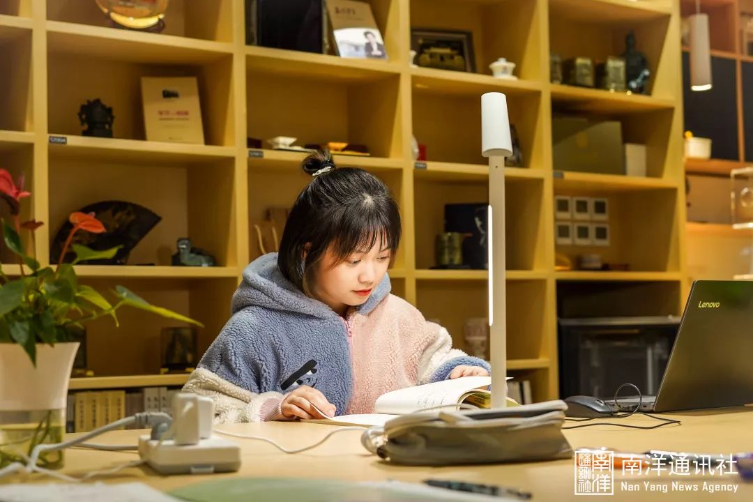 手机自动校对时间_校对时间_华为手机如何校对时间