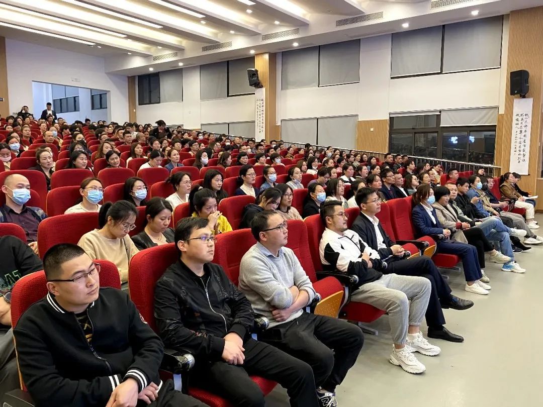 潜滋暗长_潜滋暗长是成语吗_潜滋暗长滋的意思
