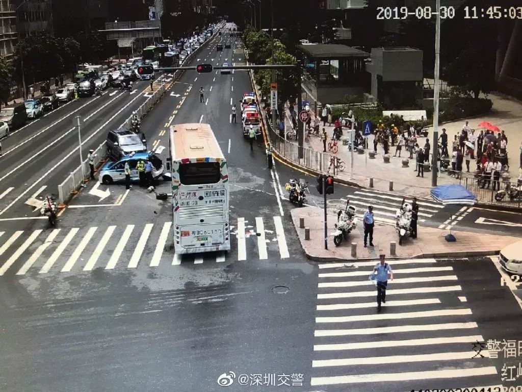 惨烈_惨烈是什么意思_惨烈车祸现场照片
