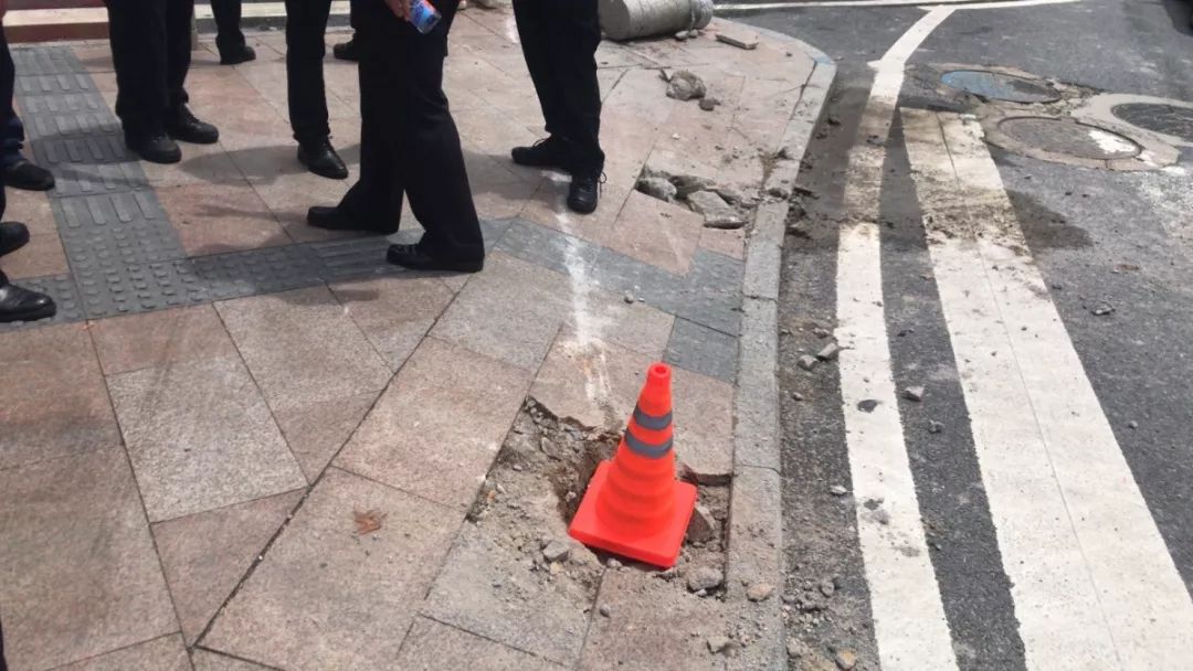 惨烈是什么意思_惨烈车祸现场照片_惨烈
