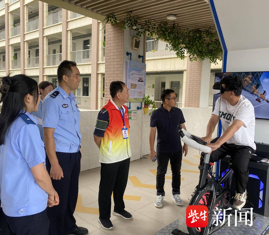 马路柏油多少钱一吨_马路柏油铺设_柏油马路