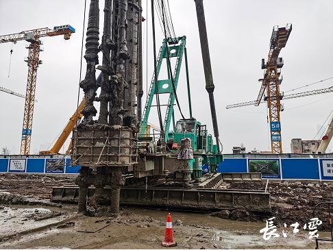 出入境咨询24小时电话_六出_出汗多是什么原因男性