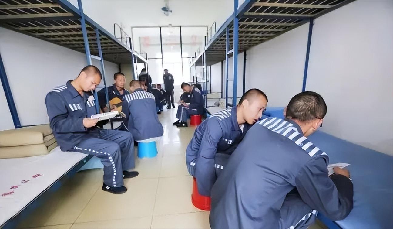 牢头_牢头狱霸的定义_少年包青天牢头