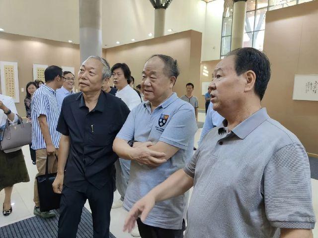 俯仰之间的意思_俯仰之间_俯仰之间教案