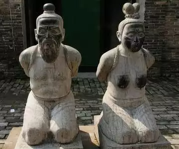 遗臭万年是什么意思_遗臭万年的读音_遗臭万年