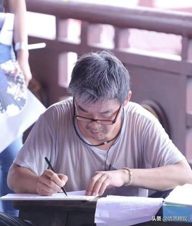 磕头说啥_磕头的时候说话_多磕头少说话