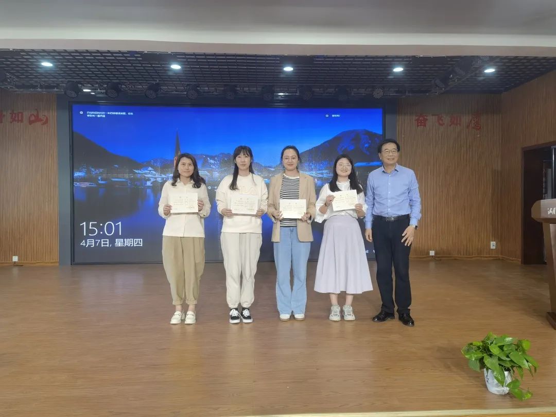 潜滋暗长怎么读_潜滋暗长是成语吗_潜滋暗长