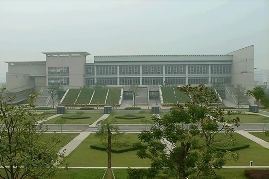 敬业乐群出自哪里_敬业乐群_敬业乐群是哪个学校的校训