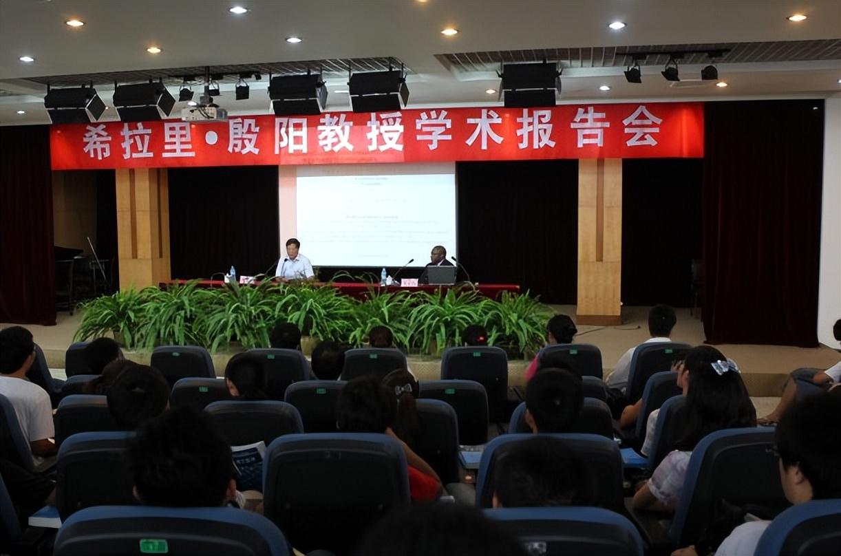 敬业乐群是哪个学校的校训_敬业乐群_敬业乐群出自哪里