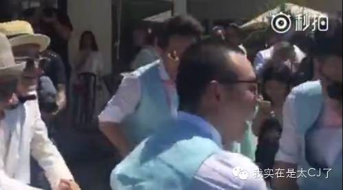 众目睽睽的含义_众目睽睽的词意_众目睽睽