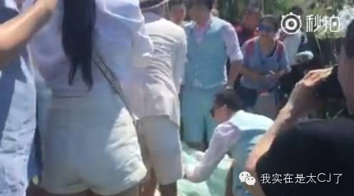 众目睽睽的含义_众目睽睽的词意_众目睽睽