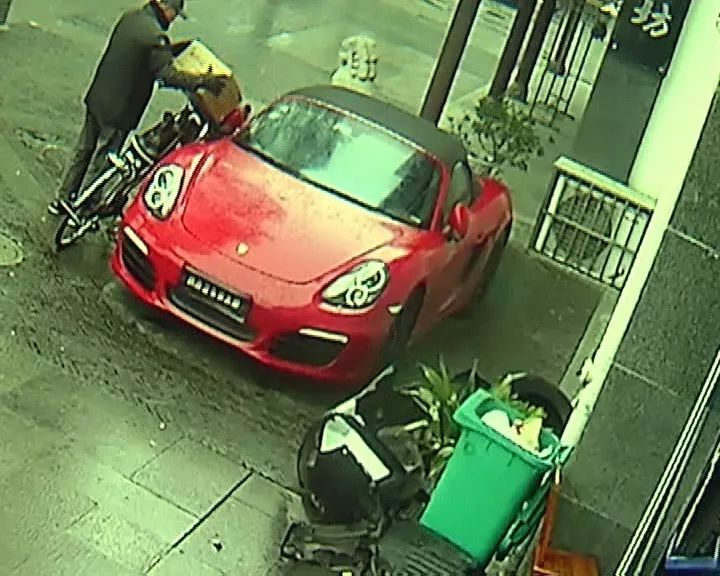 天下奇闻异事怪事素材网站_天下奇闻_天下奇闻异事大全