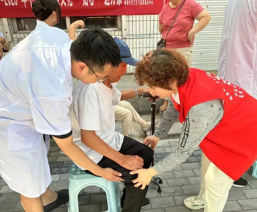 追朔_我追呀追呀追却怎么也_我只有拼命的往前追追呀追